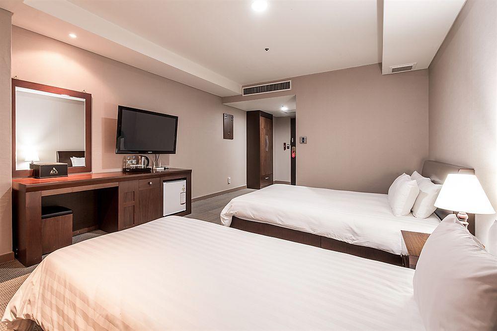 New Hilltop Hotel Seoul Exterior foto
